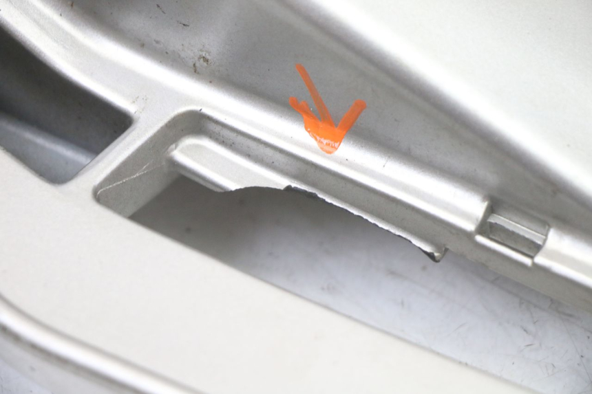 photo de PORTAEQUIPAJES PIAGGIO VESPA GRANTURISMO 125 (2003 - 2007) - Zoom sobre los componentes