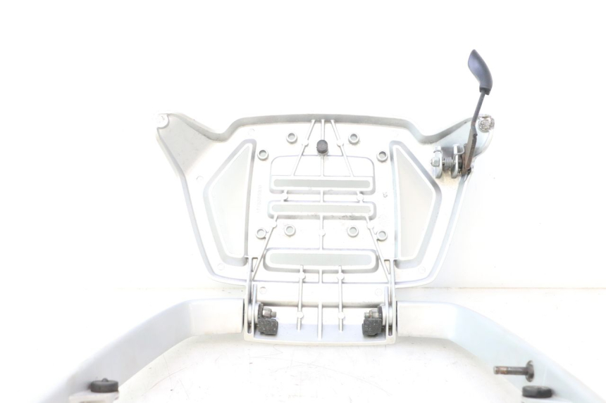photo de PORTAEQUIPAJES  PEUGEOT SATELIS 125 (2013 - 2018) - Zoom estado de uso