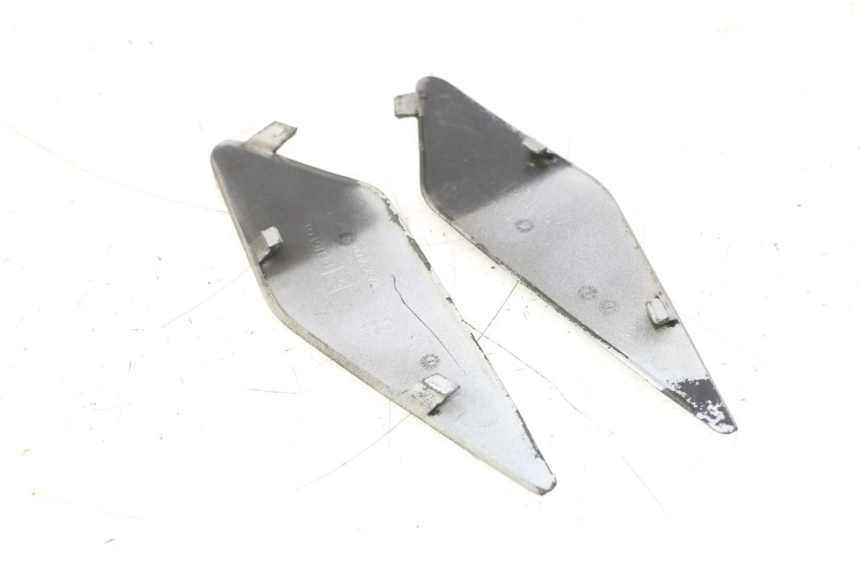 photo de PORTAEQUIPAJES PEUGEOT SATELIS 125 (2006 - 2009) - Detalles de los puntos de fijación