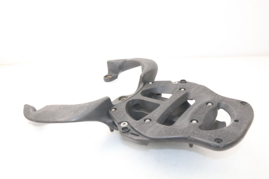 photo de PORTAEQUIPAJES  APRILIA SCARABEO GT 125 (1999 - 2007) - Detalle de la pieza