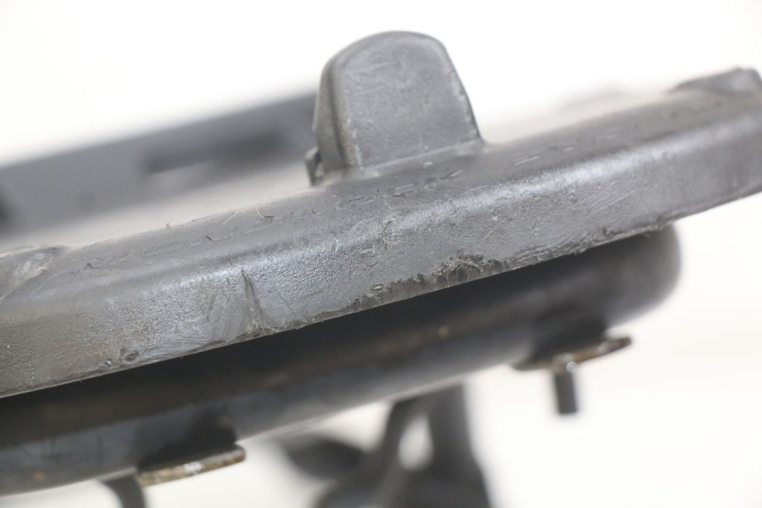 photo de PORTAEQUIPAJES HONDA SCV LEAD 100 (2003 - 2007) - Detalle de la pieza