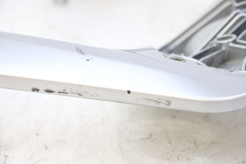 photo de PORTAEQUIPAJES APRILIA SXR 50 (2021 - 2023) - Detalles de los puntos de fijación