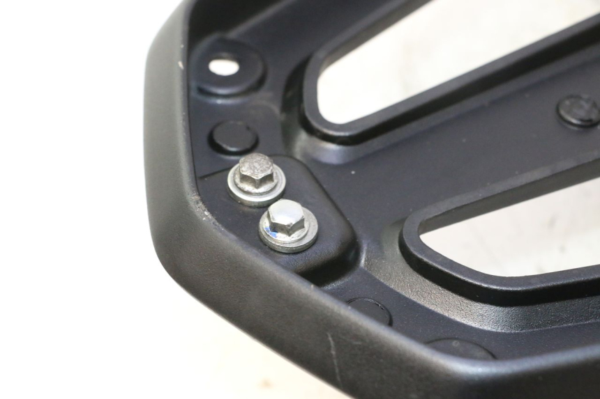 photo de PORTAEQUIPAJES  YAMAHA X-MAX XMAX 125 (2010 - 2013) - Primer plano de alta resolución