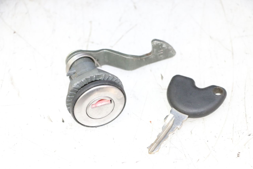 photo de PORTAEQUIPAJES PIAGGIO X9 EVOLUTION 125 (2003 - 2007) - Foto de producto adicional