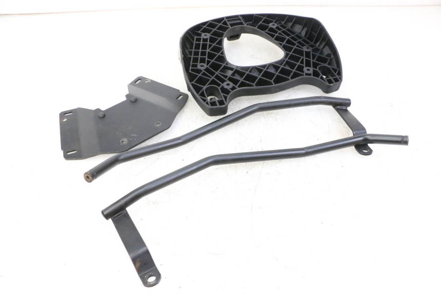 photo de PORTAEQUIPAJES  KYMCO XCITING 500 (2007 - 2010) - Primer plano técnico