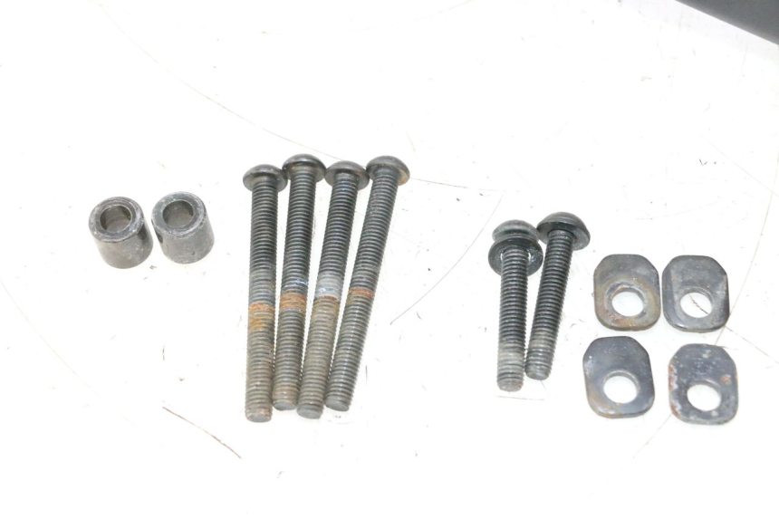 photo de PORTAEQUIPAJES  YAMAHA XJR 1300 (1998 - 2002) - Detalle de la pieza