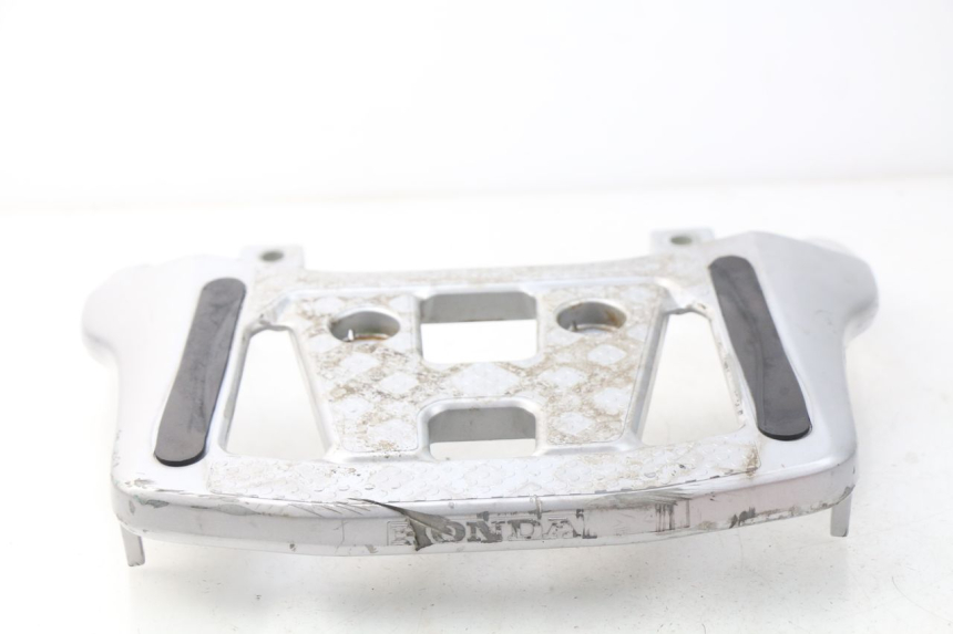 photo de PORTAEQUIPAJES  HONDA XLV VARADERO 125 (2000 - 2006) - Detalles de los puntos de fijación