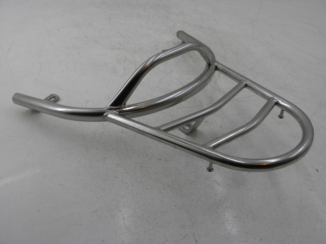 photo de PORTAEQUIPAJES  YAMASAKI YM50QT-N3 RETRO 50 (2012 - 2014) - Detalles de los puntos de fijación