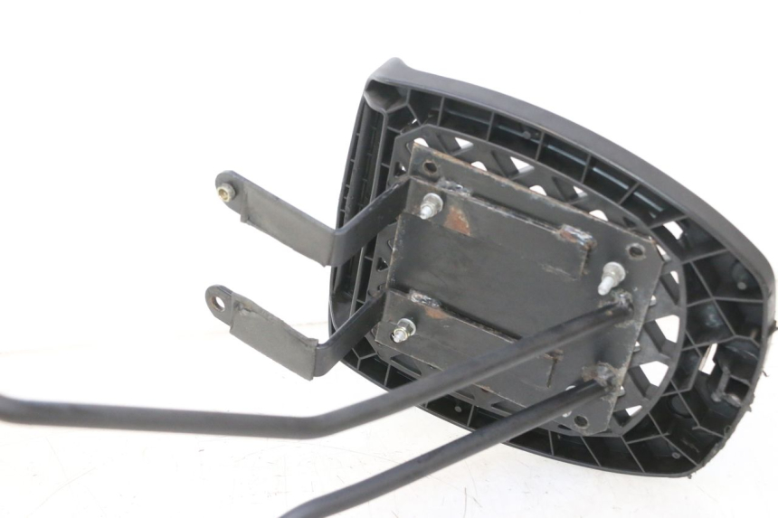 photo de PORTAEQUIPAJES  YAMAHA YP MAJESTY 125 (1998 - 2001) - Estado de la superficie y material