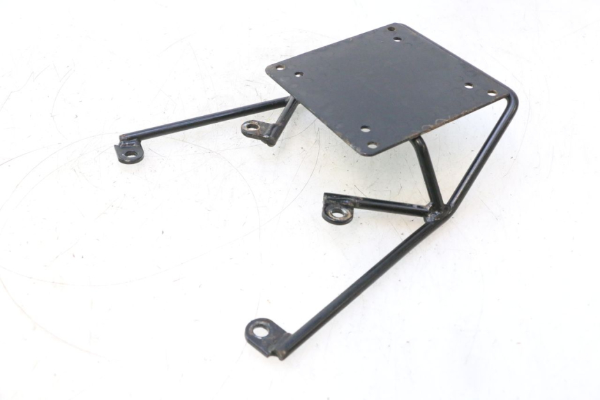 photo de PORTAEQUIPAJES  YAMAHA YP MAJESTY 125 (2002 - 2006) - Primer plano técnico