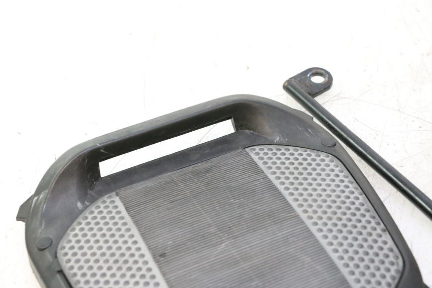 photo de PORTAEQUIPAJES  YAMAHA YP MAJESTY 125 (2002 - 2006) - Detalles de los puntos de fijación