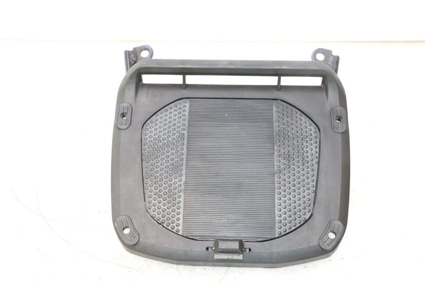 photo de PORTAEQUIPAJES  YAMAHA YP MAJESTY 125 (2002 - 2006) - Detalle de la pieza