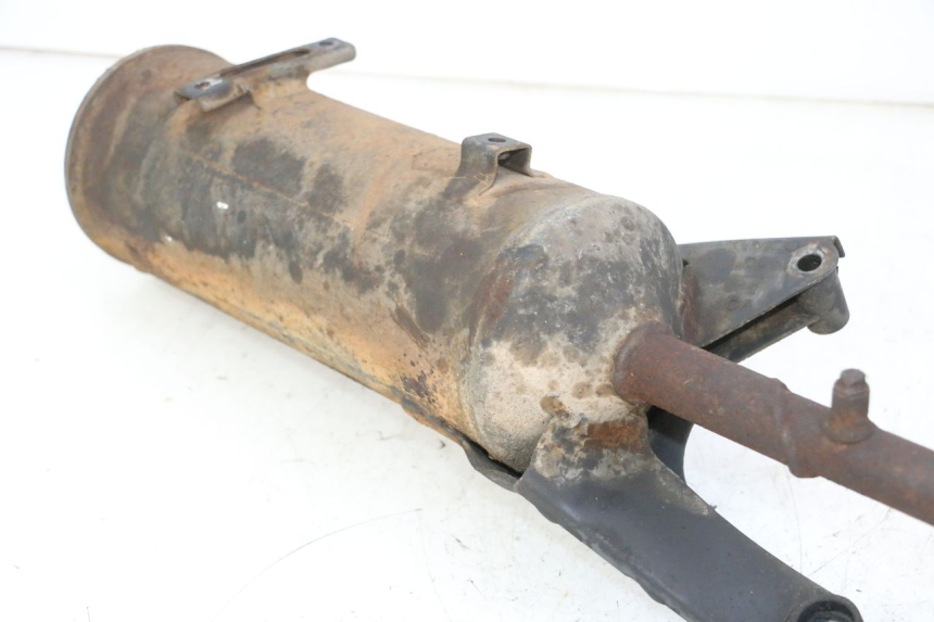 photo de ESCAPE KYMCO AGILITY 4T 50 (2005 - 2018) - Detalles de los puntos de fijación