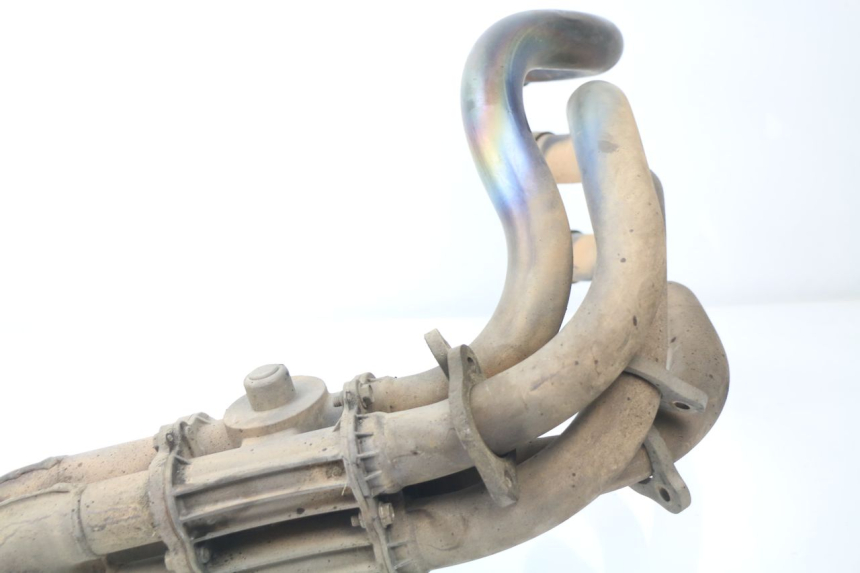 photo de ESCAPE HONDA CBR 929 RR FIREBLADE 900 (2000 - 2001) - Zoom sobre los componentes