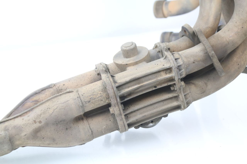 photo de ESCAPE HONDA CBR 929 RR FIREBLADE 900 (2000 - 2001) - Primer plano de alta resolución