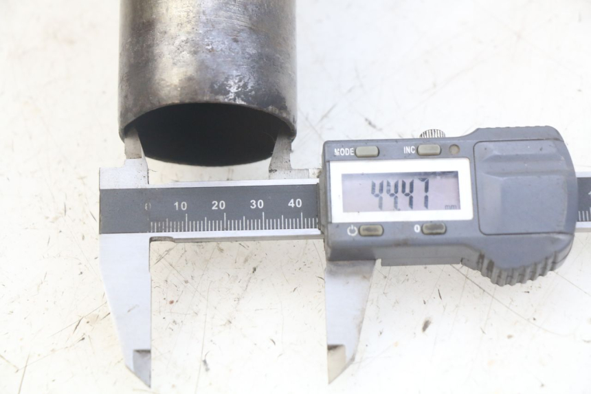 photo de TUBO DE ESCAPE DERECHO HONDA CBR F SC25 1000 (1989 - 1992) - Detalle de la pieza