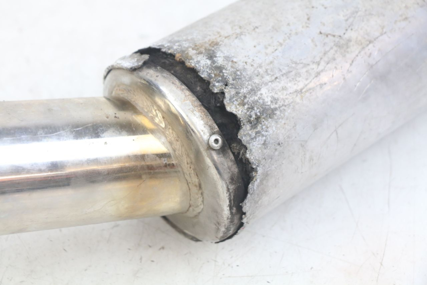 photo de TUBO DE ESCAPE DERECHO HONDA CBR F SC25 1000 (1989 - 1992) - Primer plano técnico