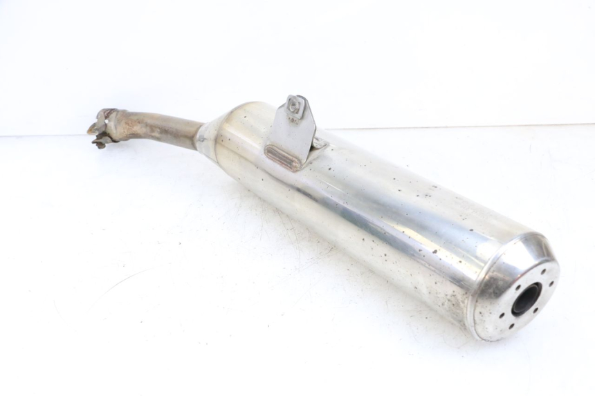 photo de DERECHA ESCAPE YAMAHA FJR ABS 1300 (2006 - 2012) - Detalles de los puntos de fijación