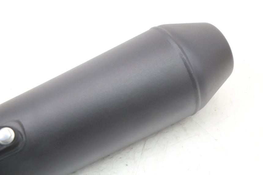 photo de DERECHA ESCAPE ROYAL ENFIELD CONTINENTAL GT 650 (2019 - 2024) - Zoom sobre los componentes