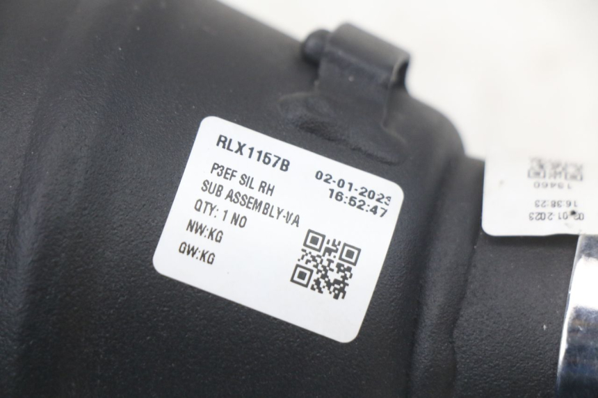 photo de DERECHA ESCAPE ROYAL ENFIELD CONTINENTAL GT 650 (2019 - 2024) - Otra perspectiva