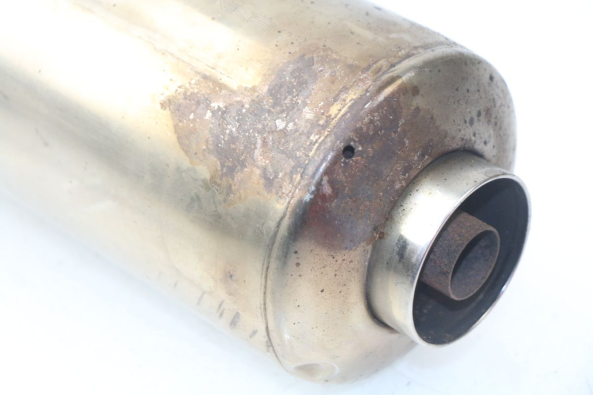 photo de DERECHA ESCAPE YAMAHA TDM ABS 900 (2002 - 2014) - Detalles de los puntos de fijación