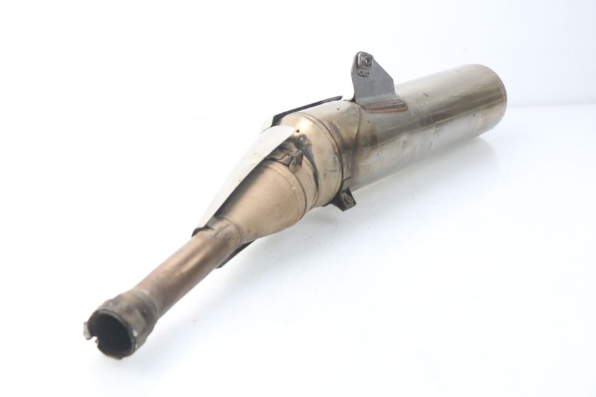 photo de DERECHA ESCAPE YAMAHA TDM ABS 900 (2002 - 2014) - Primer plano técnico