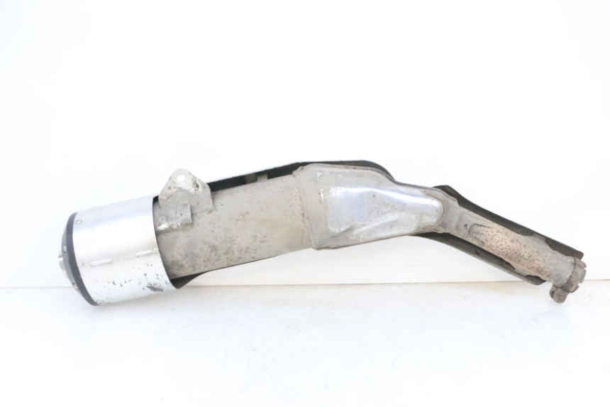 photo de ESCAPE IZQUIERDO SUZUKI DL V STROM 1000 (2002 - 2007) - Otra perspectiva