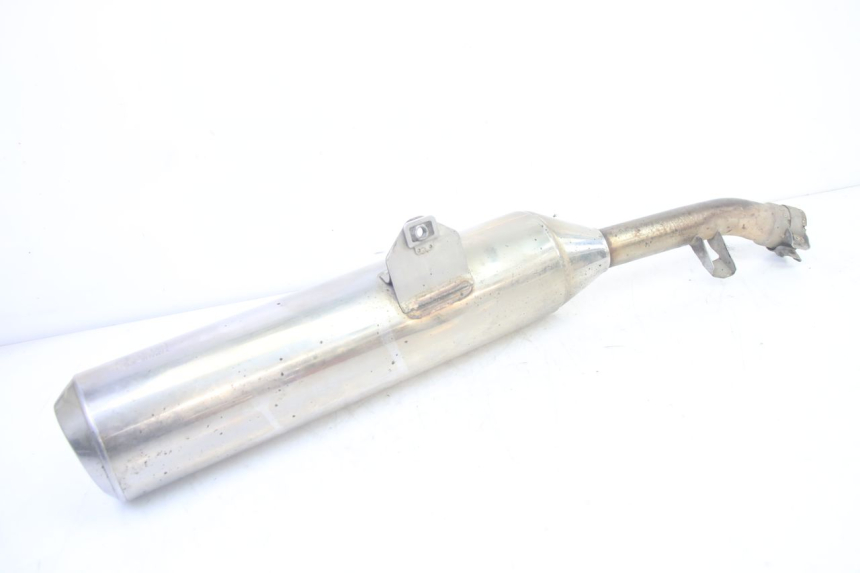 photo de IZQUIERDA ESCAPE YAMAHA FJR ABS 1300 (2006 - 2012) - Detalles de los puntos de fijación