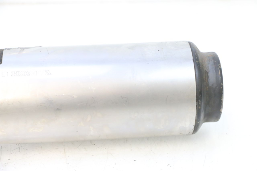 photo de IZQUIERDA ESCAPE HONDA ST PAN EUROPEAN 1100 (1990 - 2002) - Enfoque en la estructura