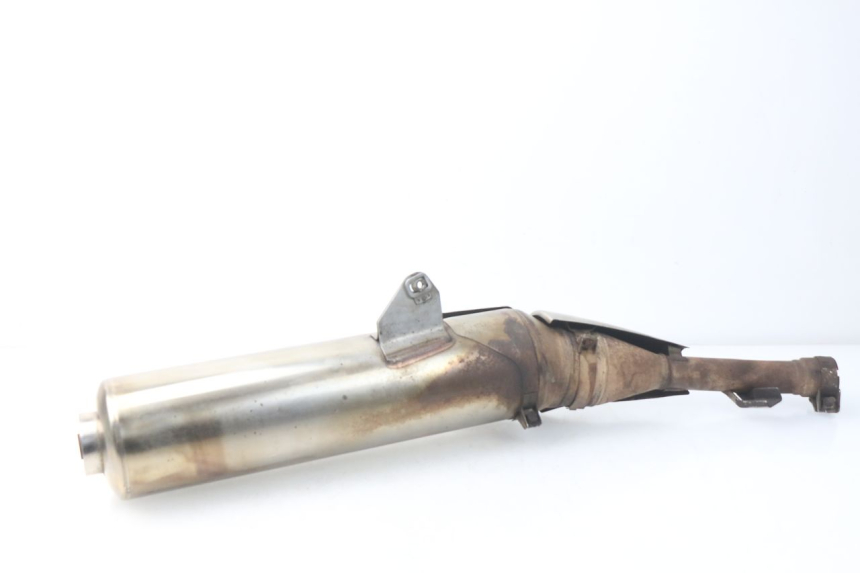 photo de IZQUIERDA ESCAPE YAMAHA TDM ABS 900 (2002 - 2014) - Detalles de los puntos de fijación