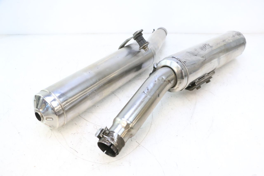 photo de ESCAPE KAWASAKI GPX F ZX750F 750 (1986 - 1990) - Detalles de los puntos de fijación