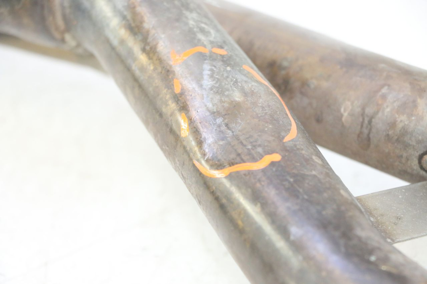 photo de ESCAPE SUZUKI GSX F GSXF 750 (1988 - 1998) - Primer plano de alta resolución