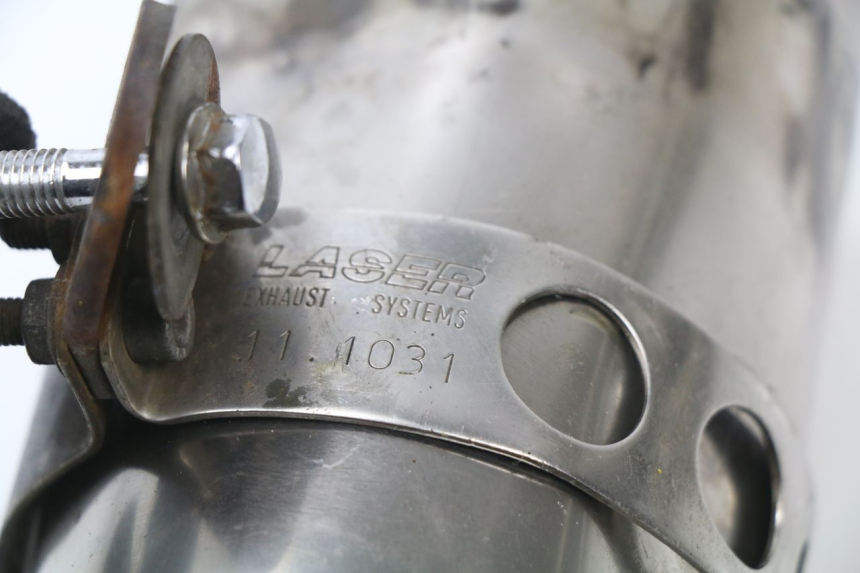 photo de ESCAPE SUZUKI GSXF GSX F 600 (1988 - 1997) - Primer plano técnico