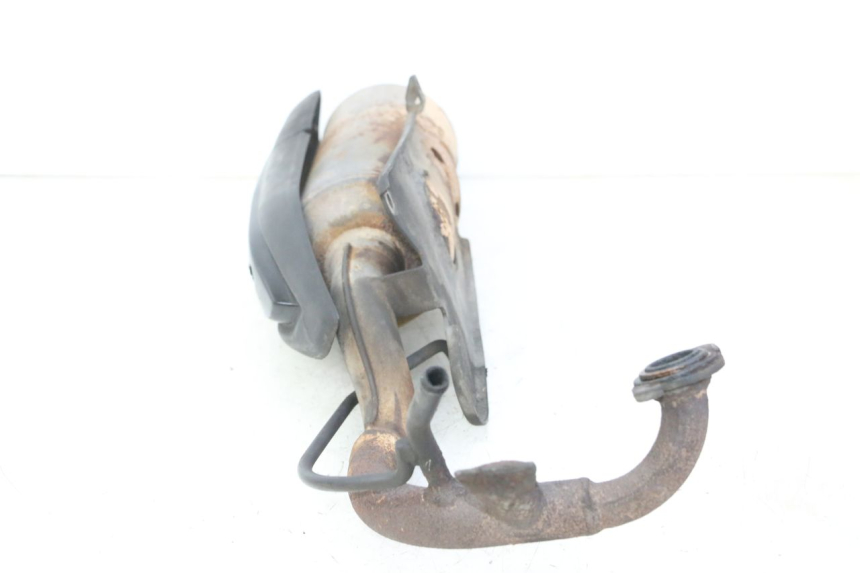 photo de ESCAPE PEUGEOT KISBEE 2T 50 (2010 - 2017) - Detalles de los puntos de fijación