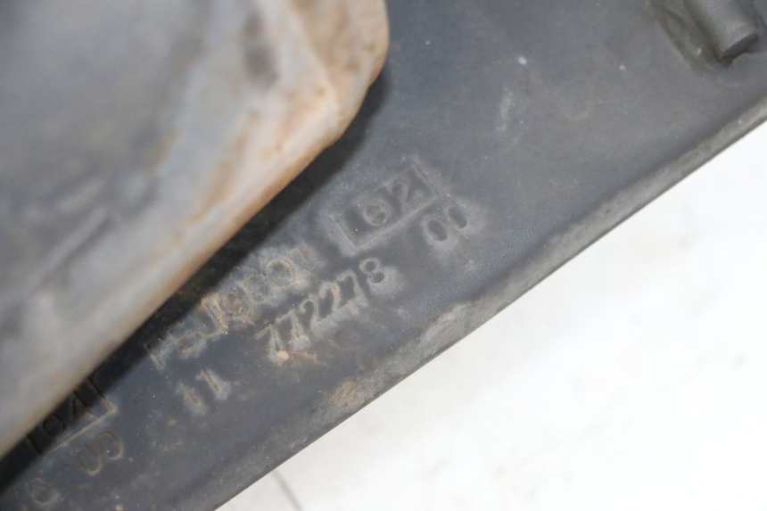 photo de ESCAPE PEUGEOT KISBEE 2T 50 (2010 - 2017) - Detalle de la pieza