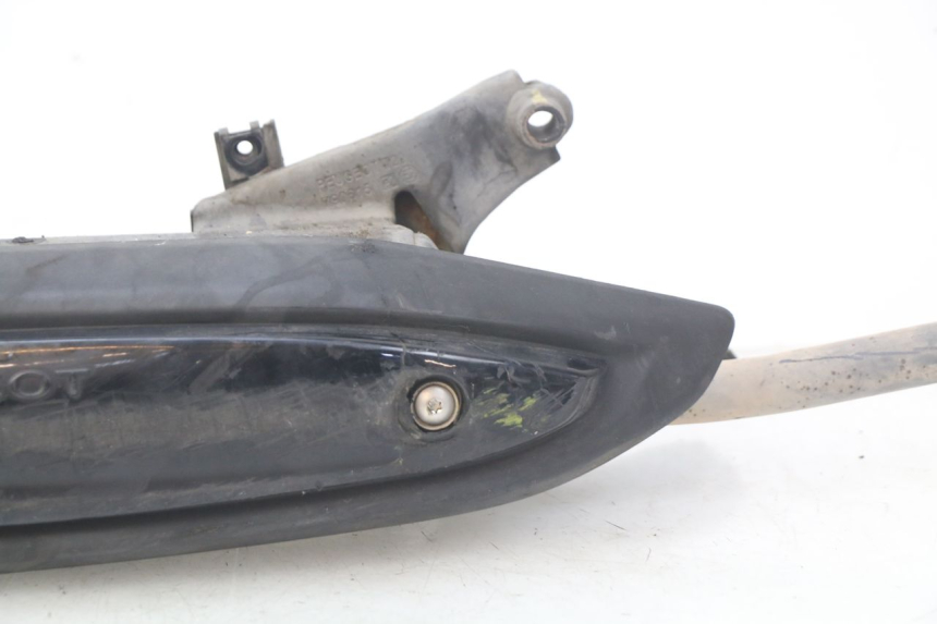 photo de TUBO DE ESCAPE PEUGEOT KISBEE 4T 50 (2018 - 2022) - Primer plano de alta resolución