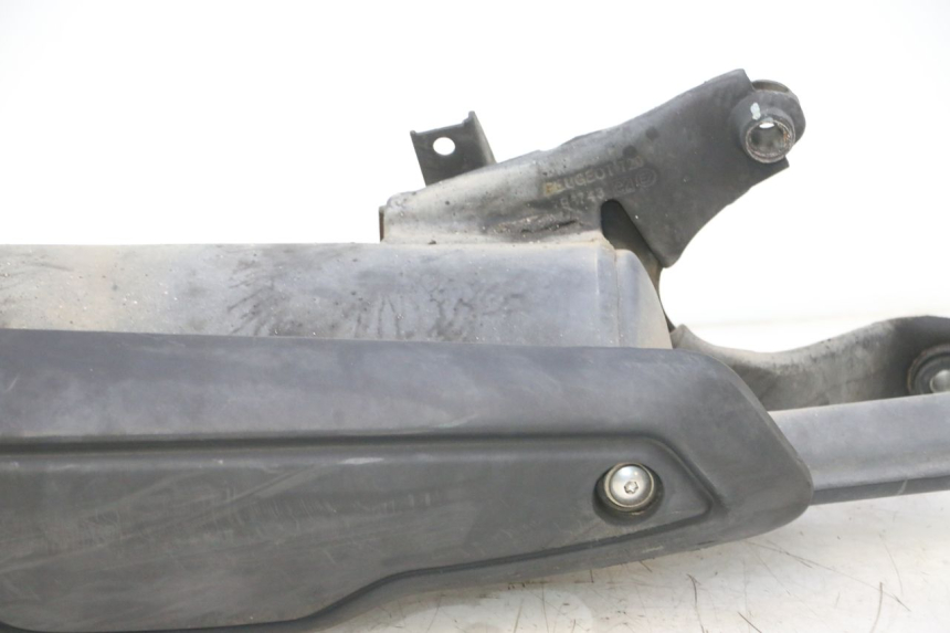 photo de ESCAPE PEUGEOT KISBEE 4T 50 (2023 - 2026) - Enfoque en la estructura