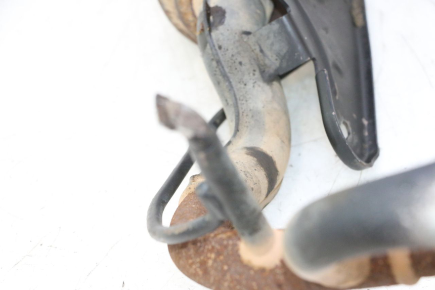 photo de ESCAPE PEUGEOT LUDIX ONE 50 (2004 - 2006) - Detalles de los puntos de fijación