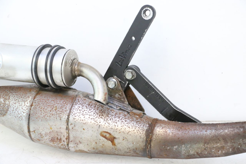 photo de ESCAPE PEUGEOT LUDIX SNAKE 2T 50 (2004 - 2014) - Primer plano técnico