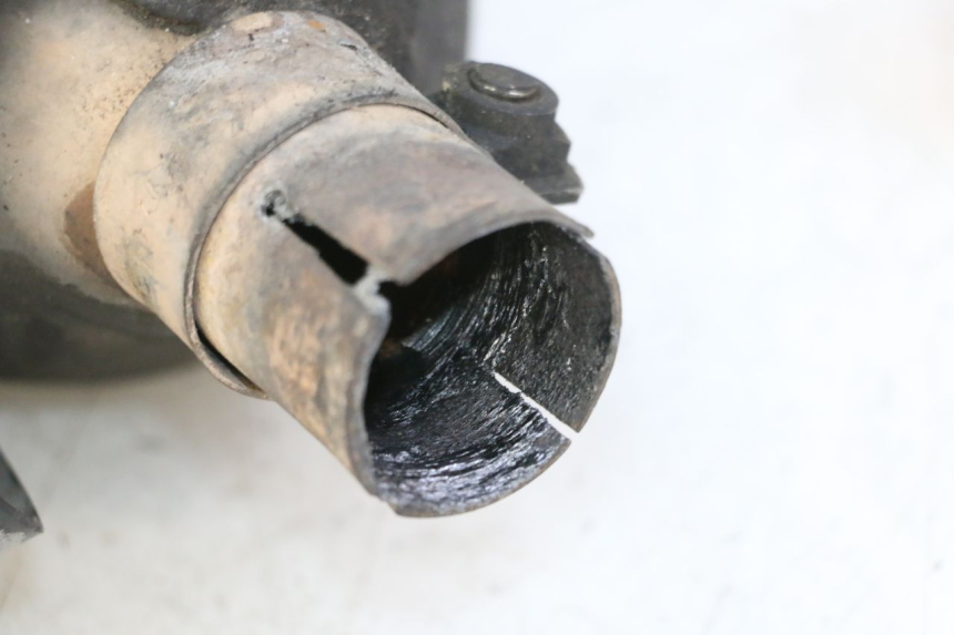 photo de ESCAPE PIAGGIO MP3 RL 250 (2006 - 2010) - Detalle de la pieza