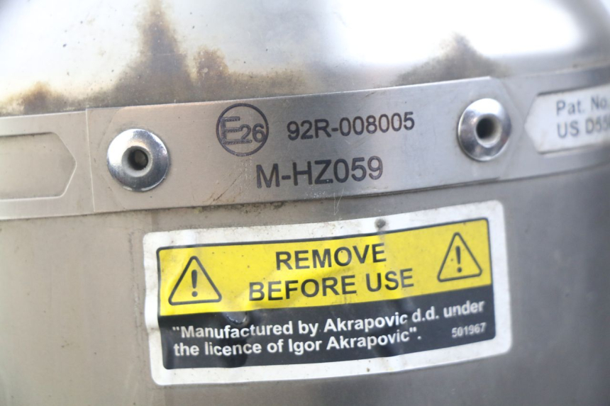 photo de ESCAPE YAMAHA MT ABS 125 (2014 - 2018) - Detalles de los puntos de fijación