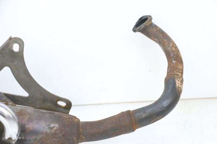 photo de ESCAPE PIAGGIO NEW TYPHOON 50 (2018 - 2021) - Primer plano técnico