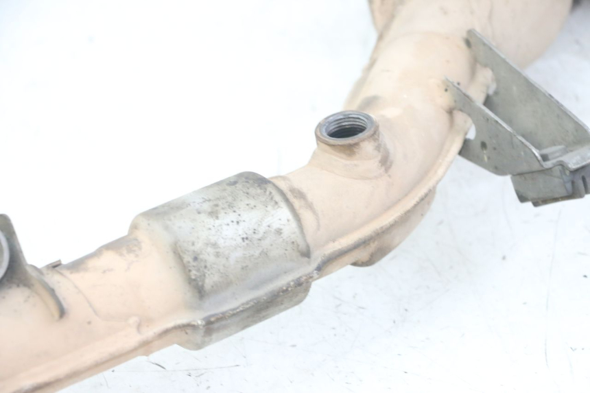 photo de ESCAPE HONDA NTV DEAUVILLE ABS 700 (2007 - 2016) - Detalles de los puntos de fijación