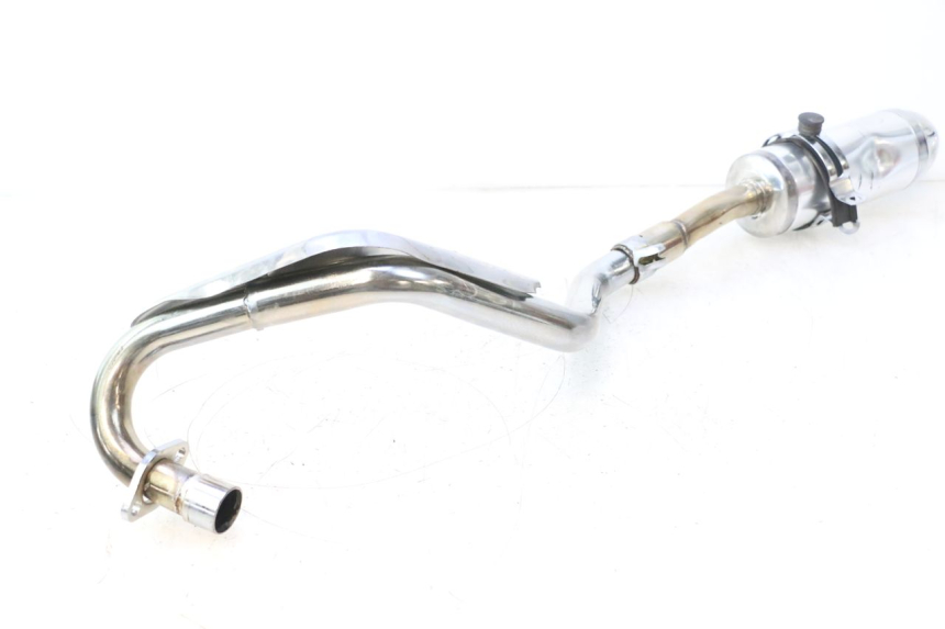 photo de TUBO DE ESCAPE APOLLO RFZ 150 - Primer plano técnico