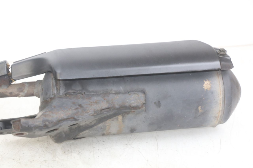 photo de ESCAPE HONDA SCV LEAD 100 (2003 - 2007) - Detalles de los puntos de fijación