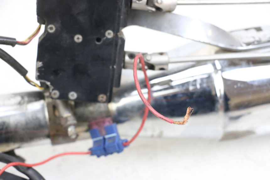 photo de ESCAPE HARLEY DAVIDSON SPORTSTER XL CUSTOM 1200 (2003 - 2004) - Otra perspectiva