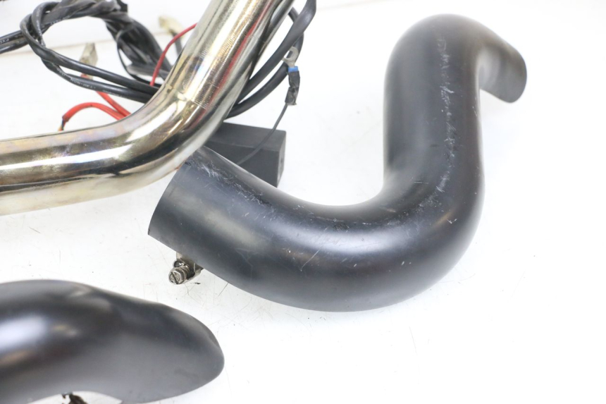 photo de ESCAPE HARLEY DAVIDSON SPORTSTER XL CUSTOM 1200 (2003 - 2004) - Zoom sobre los componentes