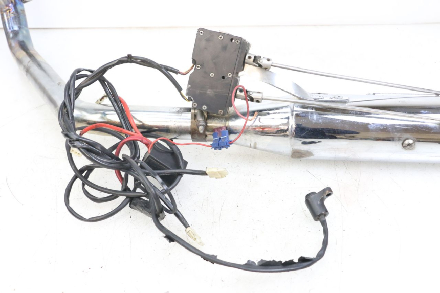 photo de ESCAPE HARLEY DAVIDSON SPORTSTER XL CUSTOM 1200 (2003 - 2004) - Primer plano técnico