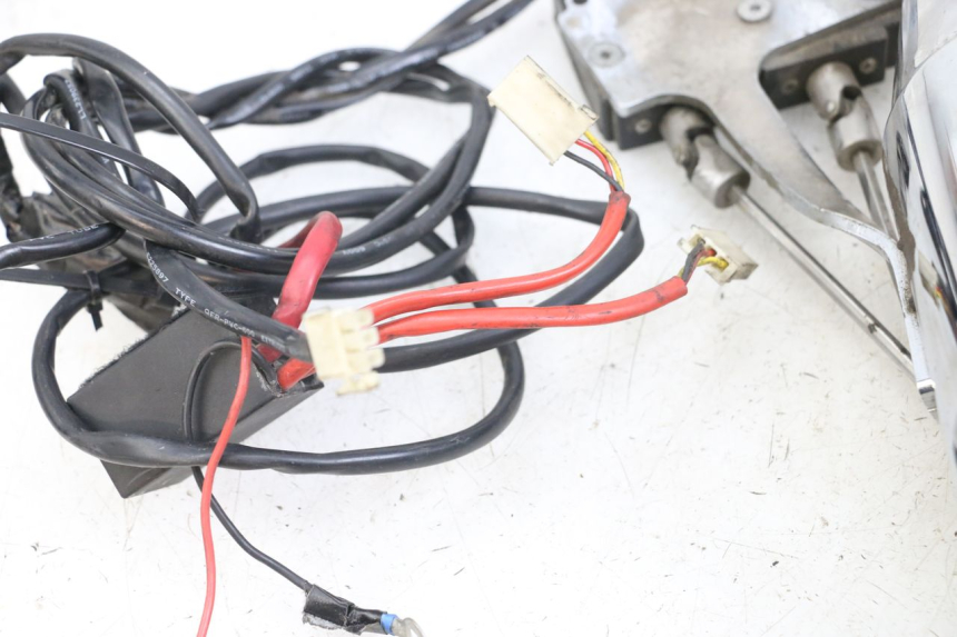 photo de ESCAPE HARLEY DAVIDSON SPORTSTER XL CUSTOM 1200 (2003 - 2004) - Vista general del producto