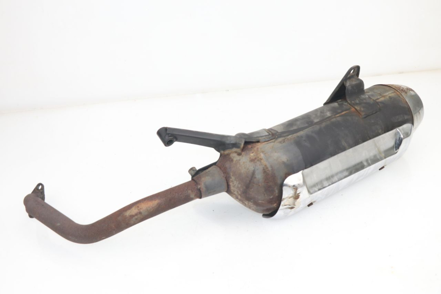 photo de ESCAPE PEUGEOT SUM UP 125 (2008 - 2013) - Detalles de los puntos de fijación